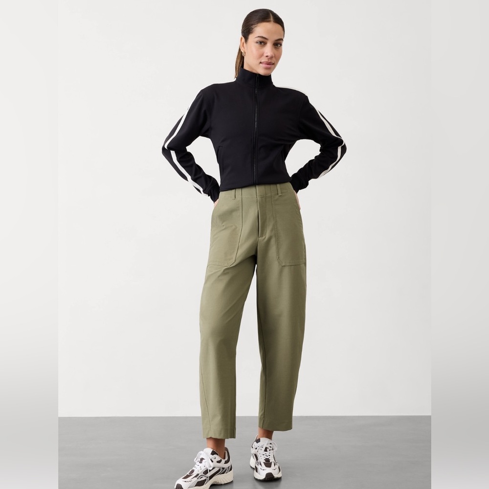 Athleta Skyline Utility Pant Olive Branch. 4 New with tags
